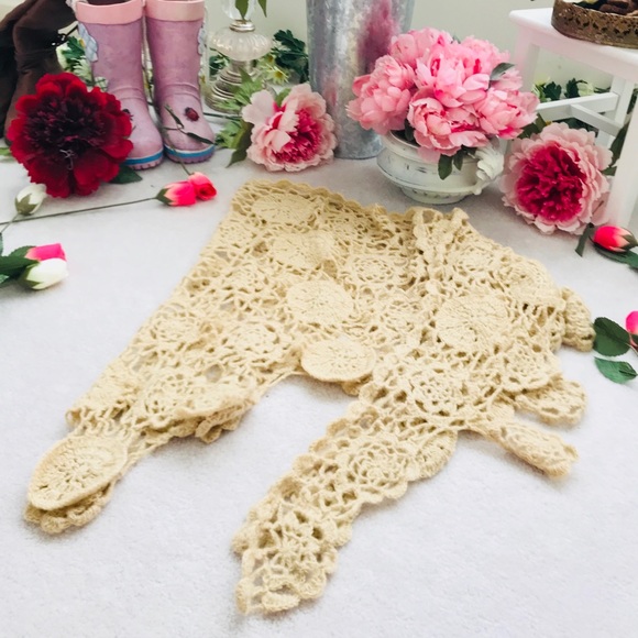 Beautiful hand knitted Wrap - Picture 4 of 4